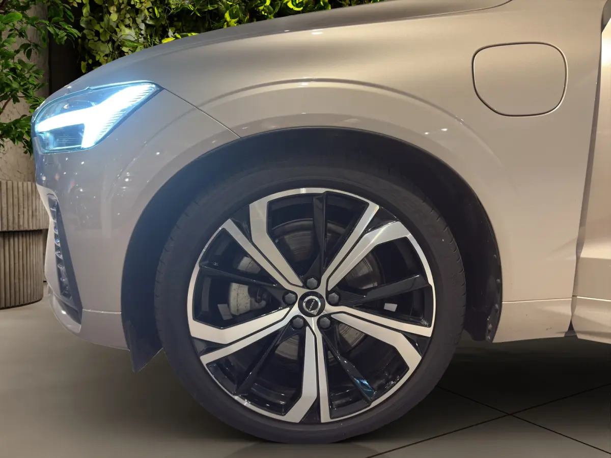 2.0 T6 Plug-in hybrid AWD Ultimate Dark