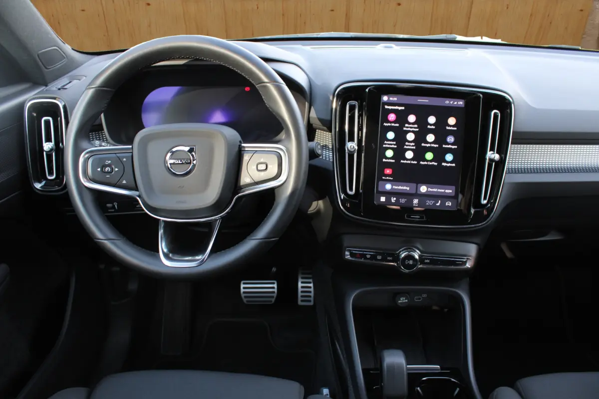 Core | Trekhaak | BLIS | Camera | Stoel + Stuur Verwarming | Keyless Start / Entry | DAB |