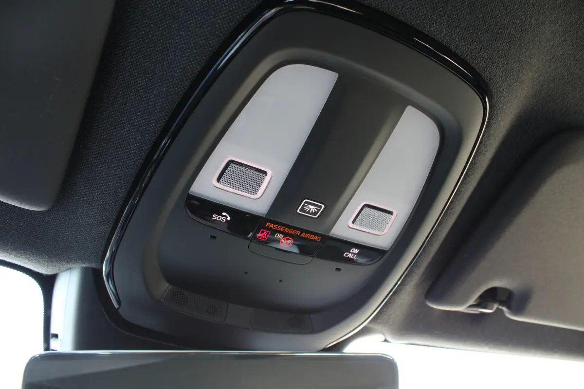 Core | Trekhaak | BLIS | Camera | Stoel + Stuur Verwarming | Keyless Start / Entry | DAB |