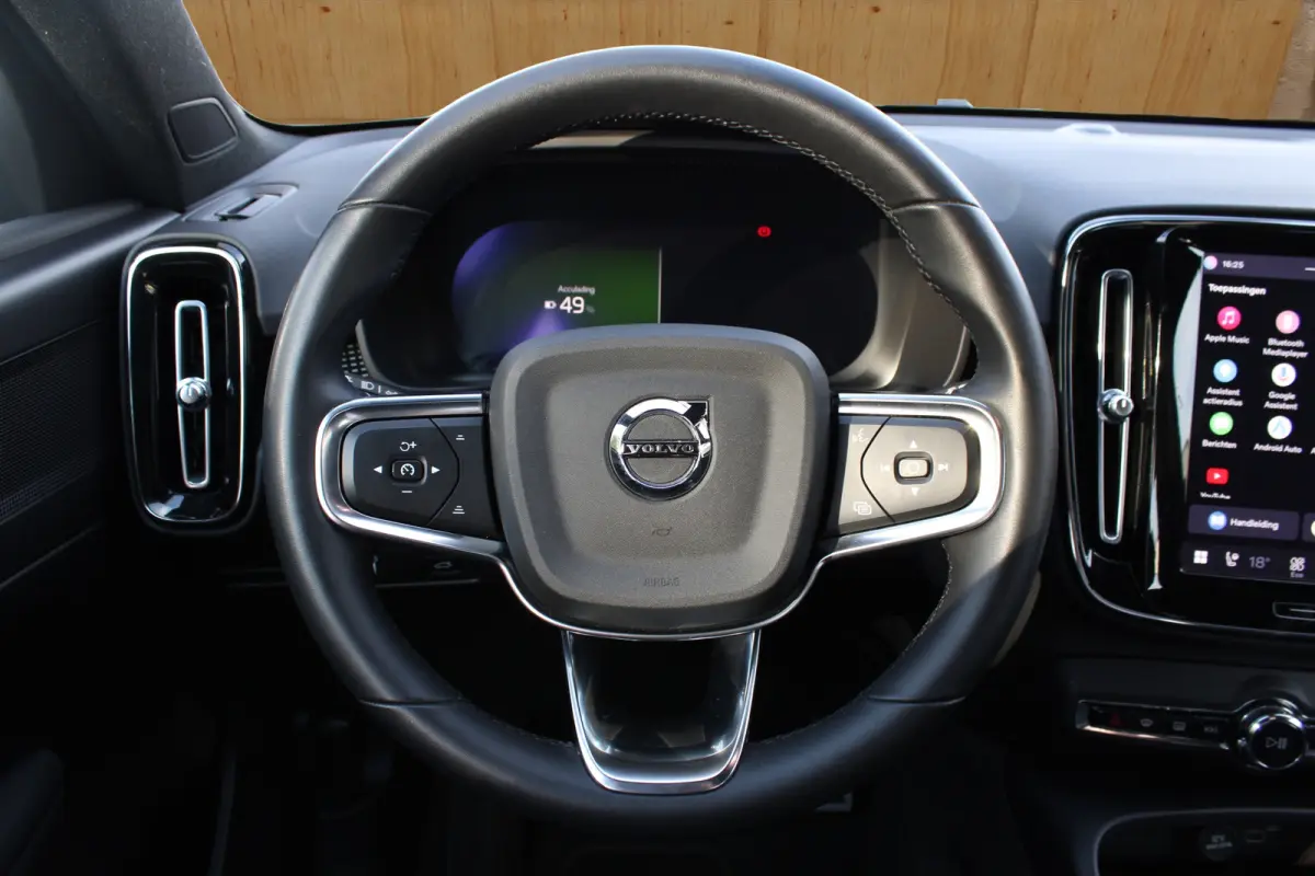 Core | Trekhaak | BLIS | Camera | Stoel + Stuur Verwarming | Keyless Start / Entry | DAB |