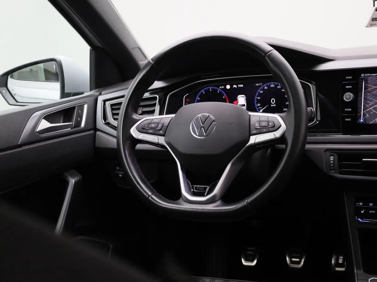 1.0 TSI R-Line 95 PK| Origineel Nederlands | 1e Eigenaar | Dealeronderhouden | Panoramadak |  LED Matrix | Stoelverwarming | Achteruitrijcamera | Keyless Access | Navigatie | Climatronic