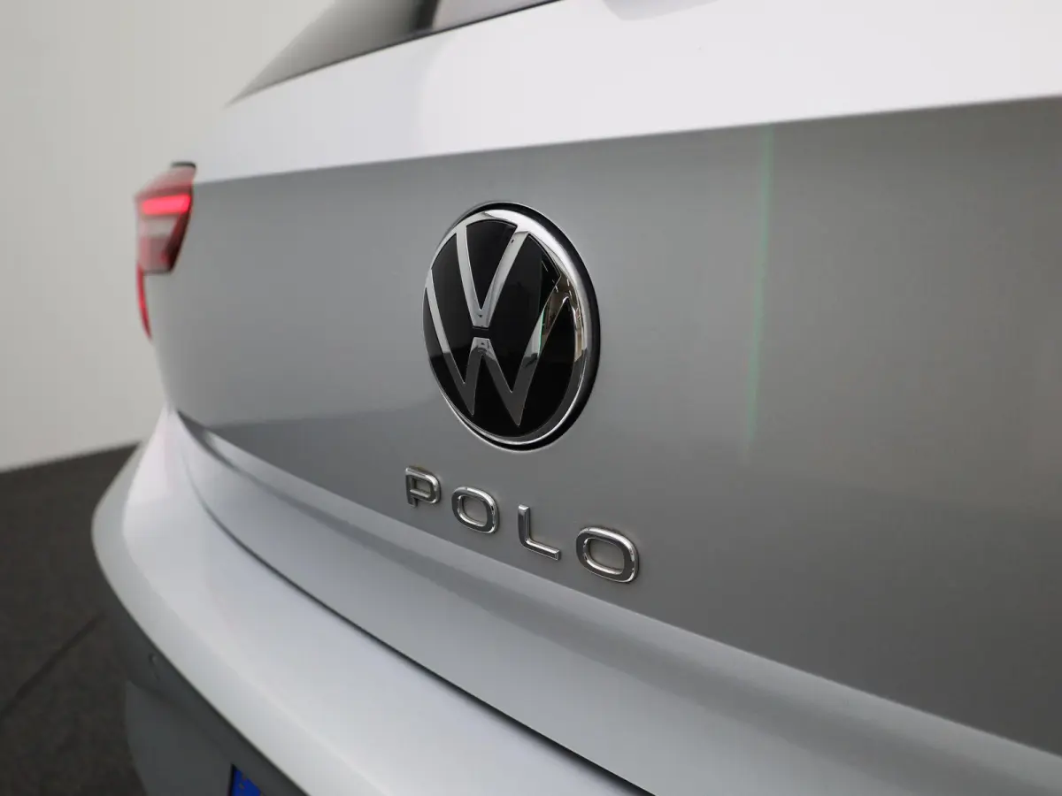 1.0 TSI R-Line 95 PK| Origineel Nederlands | 1e Eigenaar | Dealeronderhouden | Panoramadak |  LED Matrix | Stoelverwarming | Achteruitrijcamera | Keyless Access | Navigatie | Climatronic