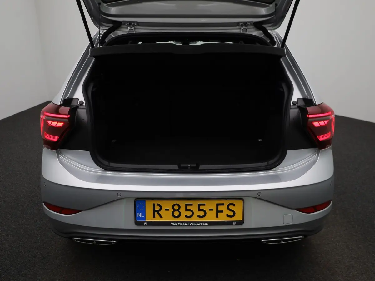 1.0 TSI R-Line 95 PK| Origineel Nederlands | 1e Eigenaar | Dealeronderhouden | Panoramadak |  LED Matrix | Stoelverwarming | Achteruitrijcamera | Keyless Access | Navigatie | Climatronic