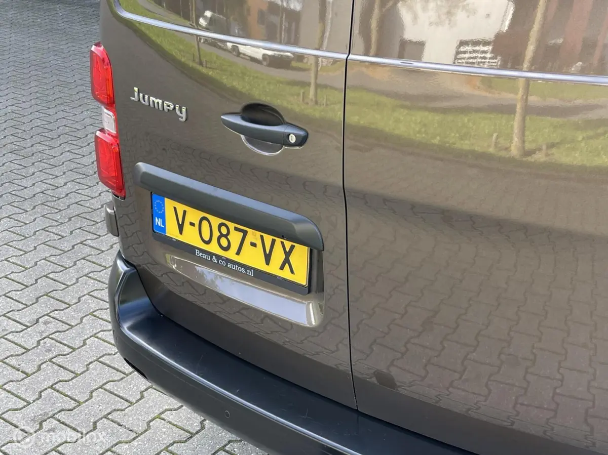 bestel 2.0 BlueHDI 180 Club XS S&S