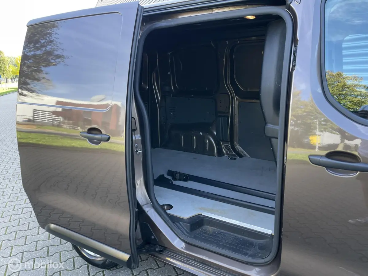 bestel 2.0 BlueHDI 180 Club XS S&S