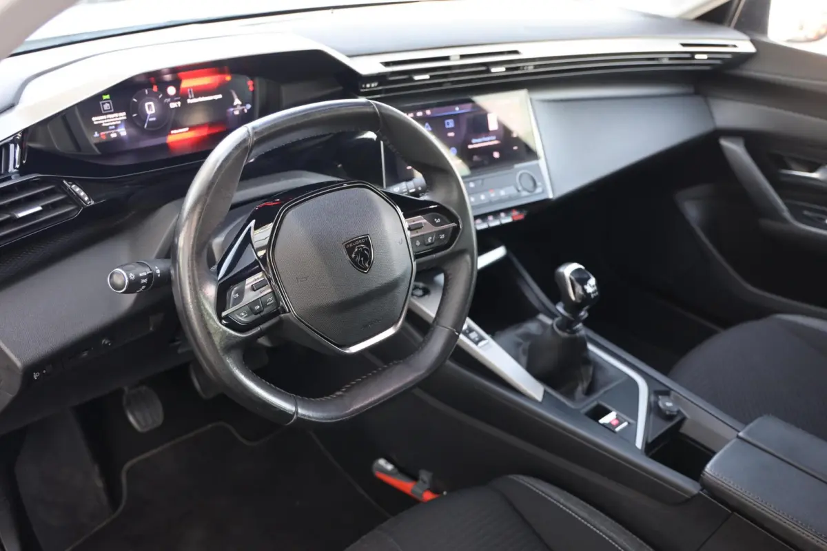 1.2 PureTech Active Pack Business|Trekhaak|Carplay|Clima|Cruise|Navi