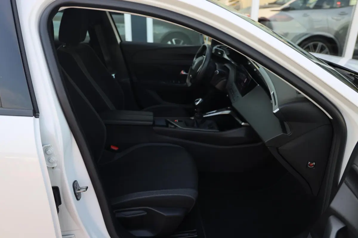 1.2 PureTech Active Pack Business|Trekhaak|Carplay|Clima|Cruise|Navi