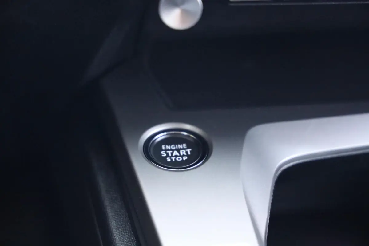 1.2 PureTech Active Pack Business|Trekhaak|Carplay|Clima|Cruise|Navi