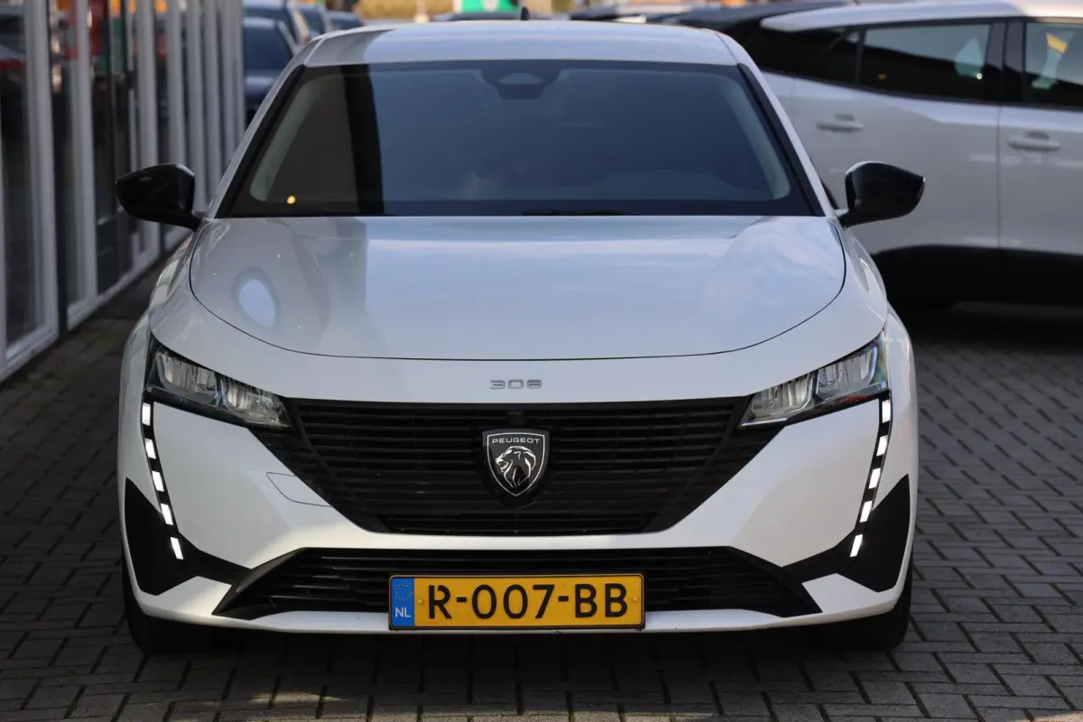 1.2 PureTech Active Pack Business|Trekhaak|Carplay|Clima|Cruise|Navi