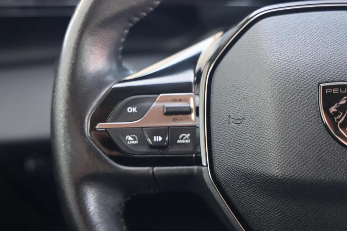 1.2 PureTech Active Pack Business|Trekhaak|Carplay|Clima|Cruise|Navi