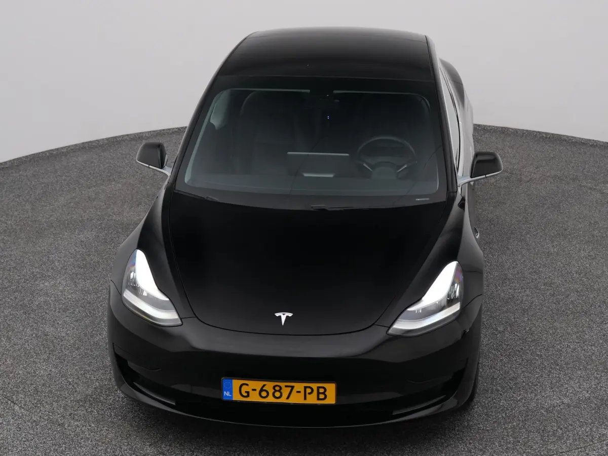 Standard RWD Plus 60 kWh | PANO | AUTOPILOT | STOELVERWARMING