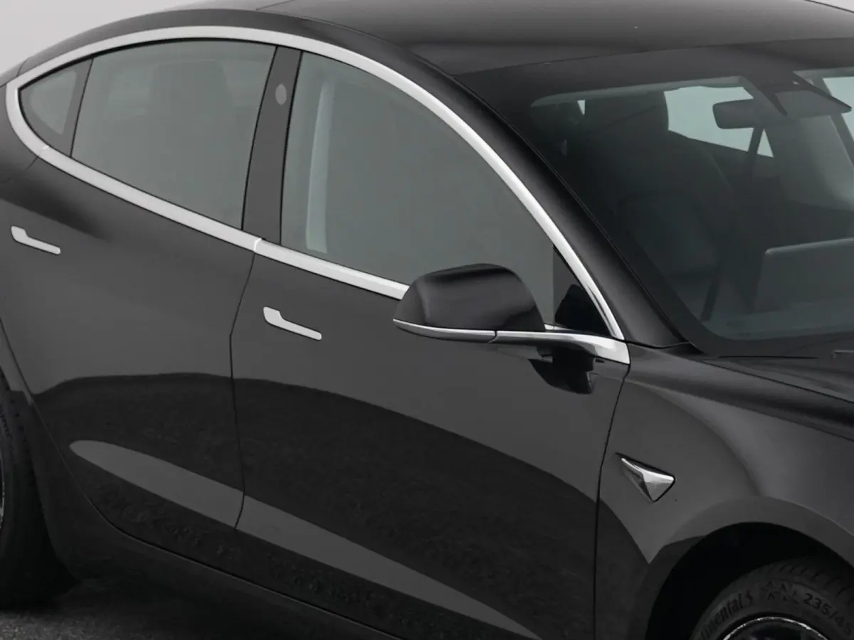 Standard RWD Plus 60 kWh | PANO | AUTOPILOT | STOELVERWARMING