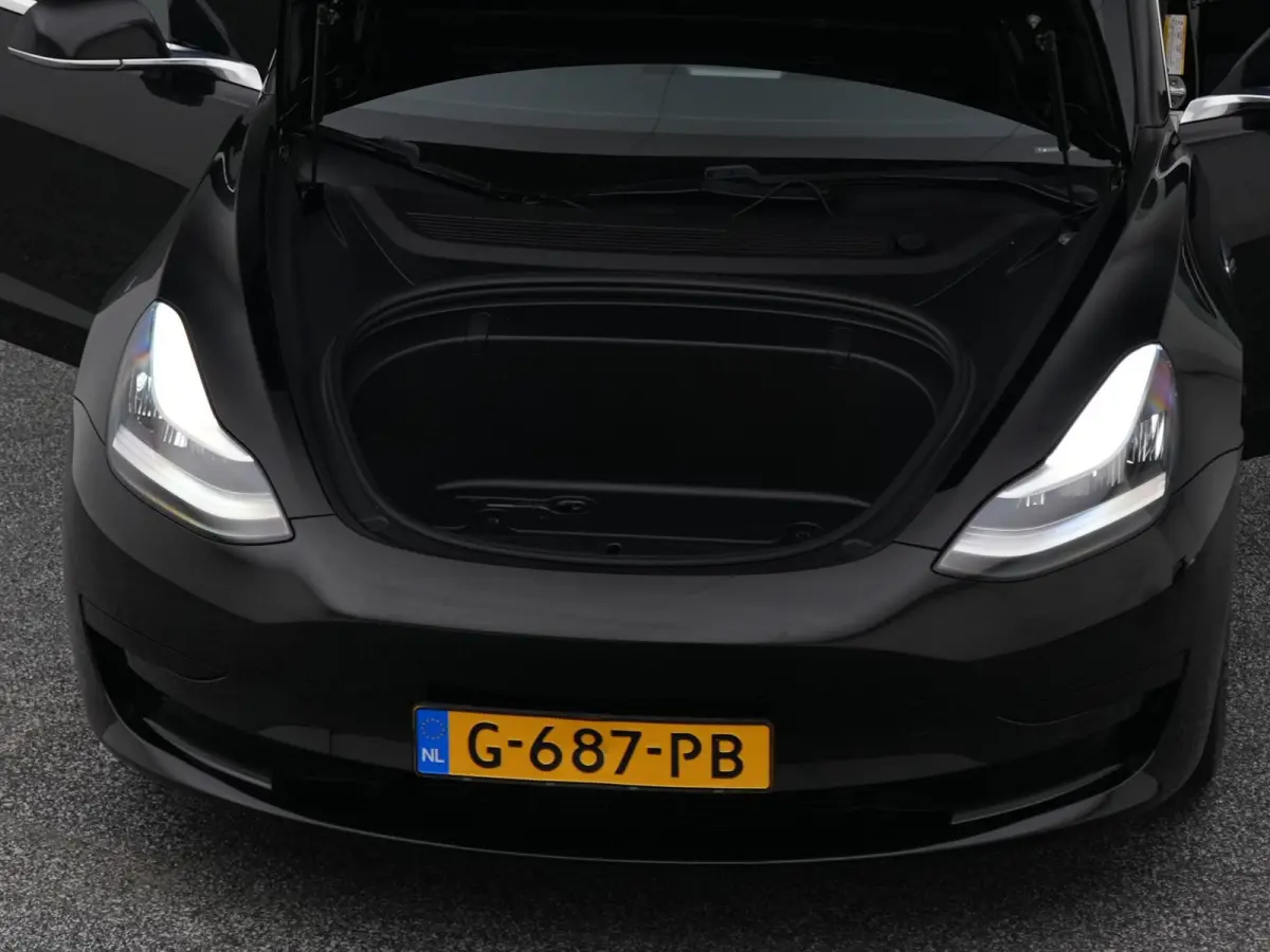 Standard RWD Plus 60 kWh | PANO | AUTOPILOT | STOELVERWARMING