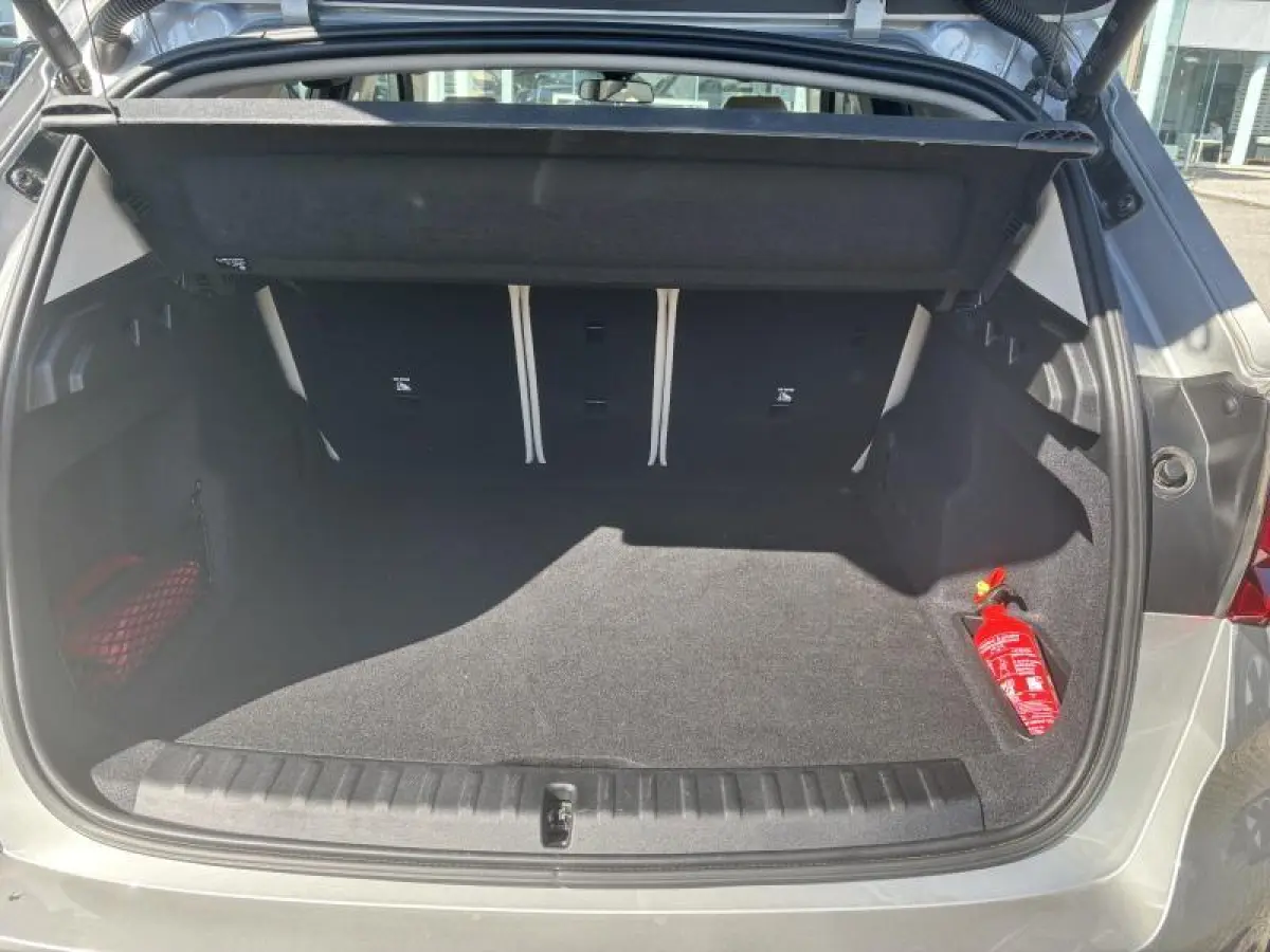 sDRIVE18i AUTOMAAT Leder | Winterpakket | Carplay/Android | Sportstoelen