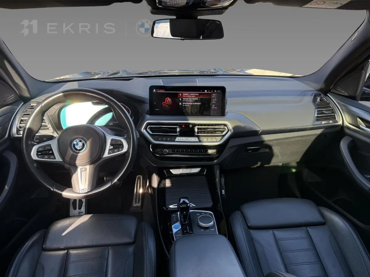 | High Executive | Driving Assistant Professional | Stuurwielrand verwarmd | HIFI System Harman Kardon | BMW Head-Up Display | Glazen panoramadak