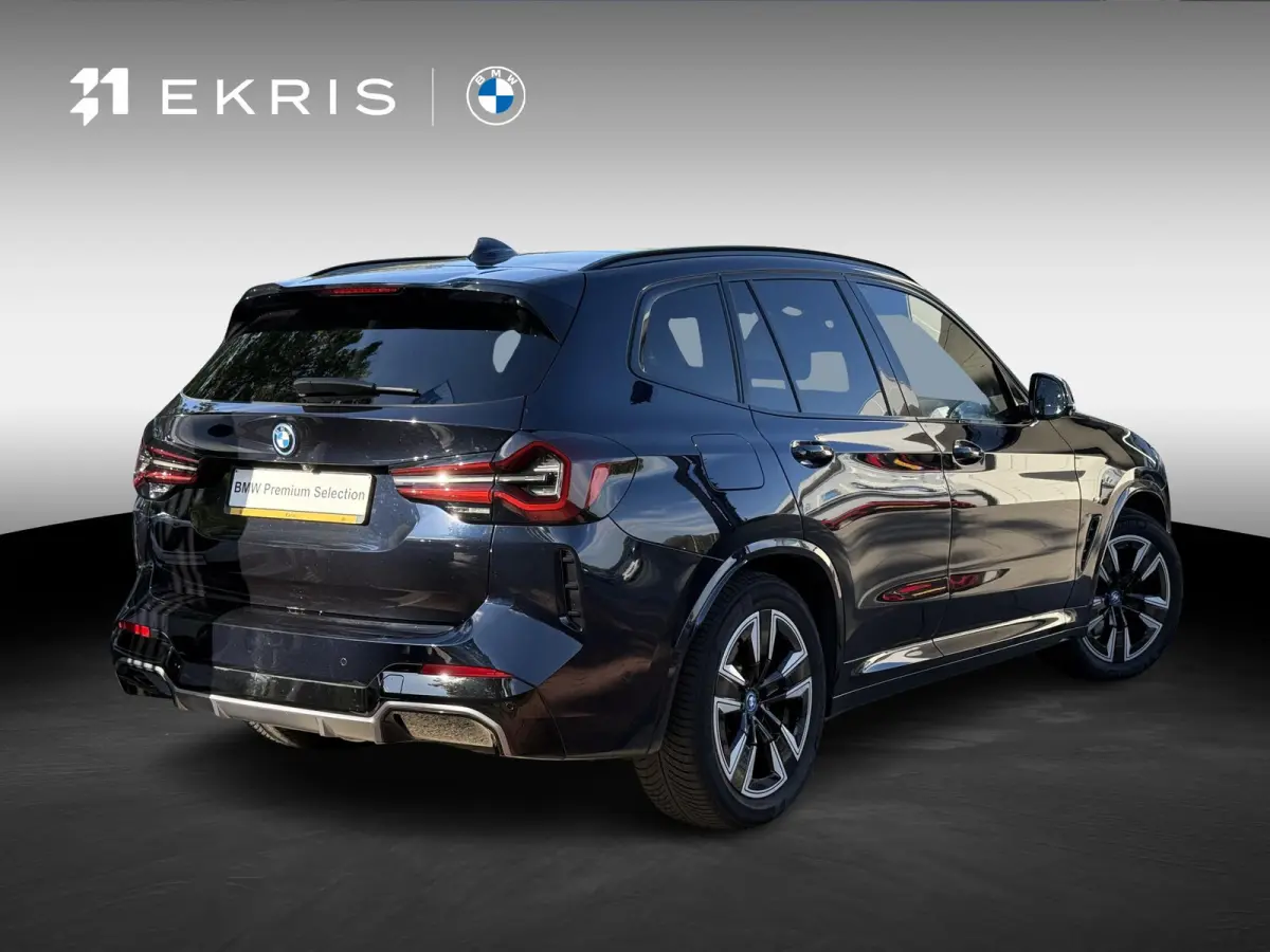 | High Executive | Driving Assistant Professional | Stuurwielrand verwarmd | HIFI System Harman Kardon | BMW Head-Up Display | Glazen panoramadak