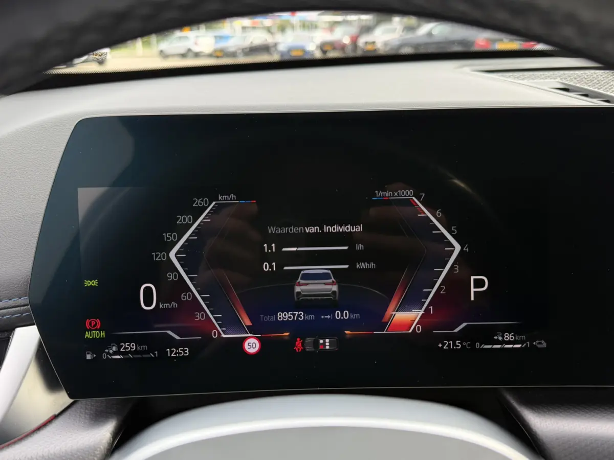 xDrive25e M Sport Panoramadak Trekhaak LED Carplay DAB Stoelverwarming Achteruitrijcamera SOH 95%