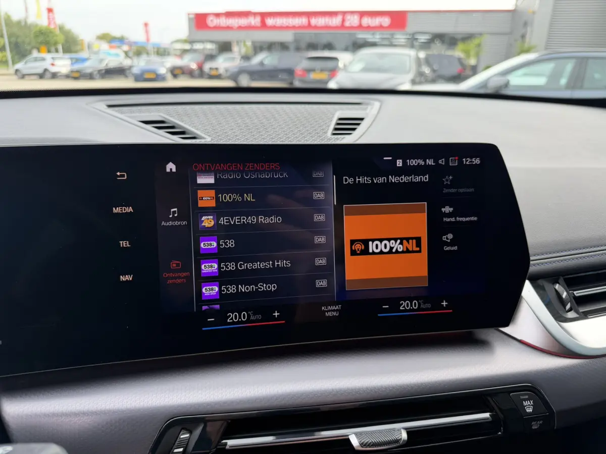 xDrive25e M Sport Panoramadak Trekhaak LED Carplay DAB Stoelverwarming Achteruitrijcamera SOH 95%
