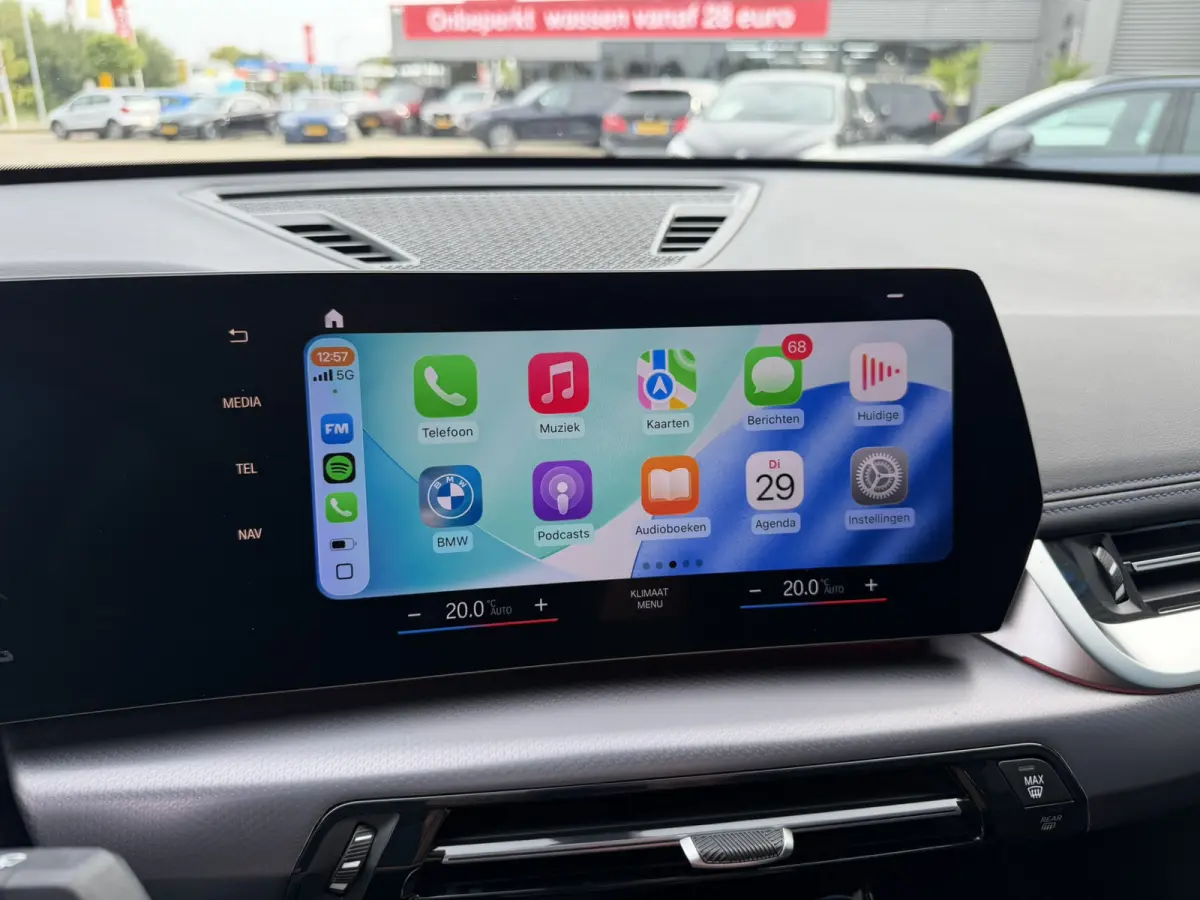 xDrive25e M Sport Panoramadak Trekhaak LED Carplay DAB Stoelverwarming Achteruitrijcamera SOH 95%