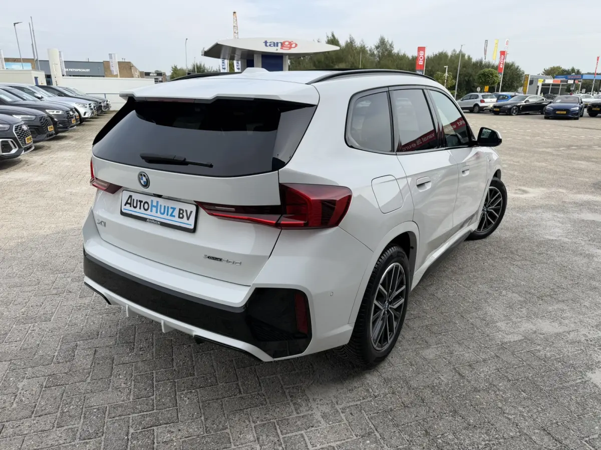 xDrive25e M Sport Panoramadak Trekhaak LED Carplay DAB Stoelverwarming Achteruitrijcamera SOH 95%