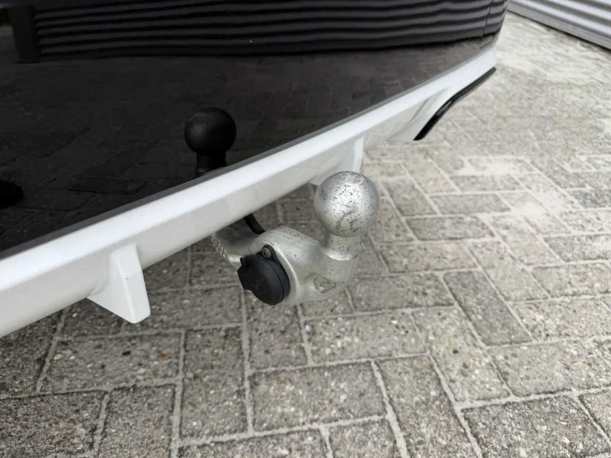 xDrive25e M Sport Panoramadak Trekhaak LED Carplay DAB Stoelverwarming Achteruitrijcamera SOH 95%
