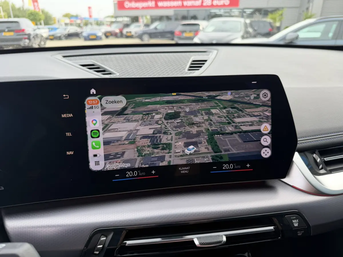 xDrive25e M Sport Panoramadak Trekhaak LED Carplay DAB Stoelverwarming Achteruitrijcamera SOH 95%