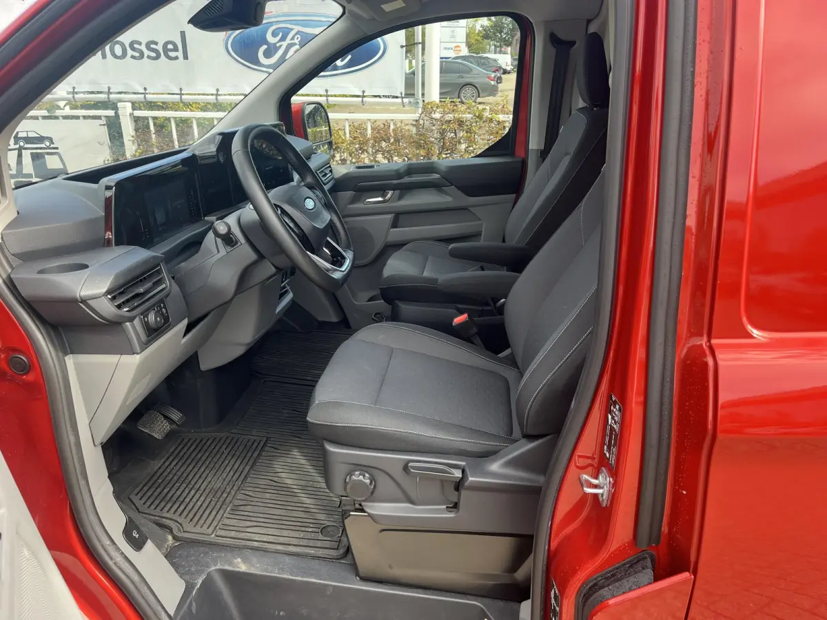 320 2.5 PHEV L2H1 Limited | TREKHAAK | ADAPTIVE CRUISE CONTROL | LM VELGEN | NAVI | CARPLAY | STOEL, STUUR EN VOORRUITVERWARMING |