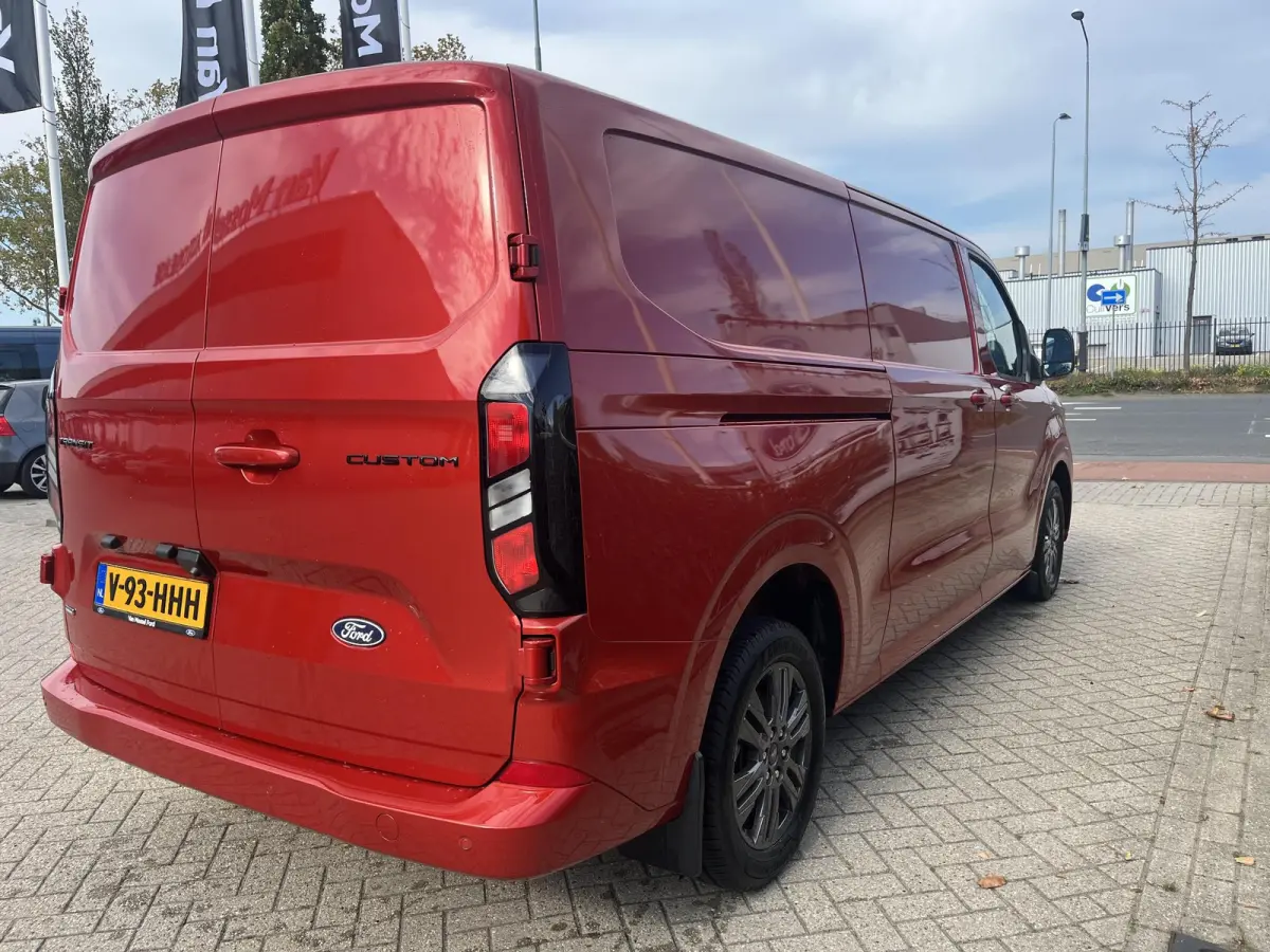 320 2.5 PHEV L2H1 Limited | TREKHAAK | ADAPTIVE CRUISE CONTROL | LM VELGEN | NAVI | CARPLAY | STOEL, STUUR EN VOORRUITVERWARMING |