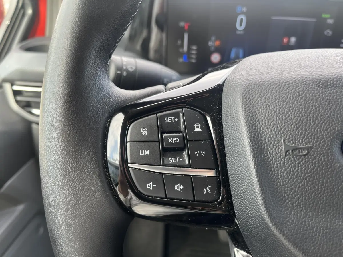 320 2.5 PHEV L2H1 Limited | TREKHAAK | ADAPTIVE CRUISE CONTROL | LM VELGEN | NAVI | CARPLAY | STOEL, STUUR EN VOORRUITVERWARMING |