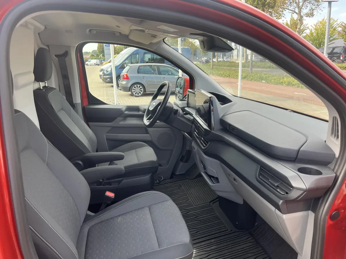 320 2.5 PHEV L2H1 Limited | TREKHAAK | ADAPTIVE CRUISE CONTROL | LM VELGEN | NAVI | CARPLAY | STOEL, STUUR EN VOORRUITVERWARMING |
