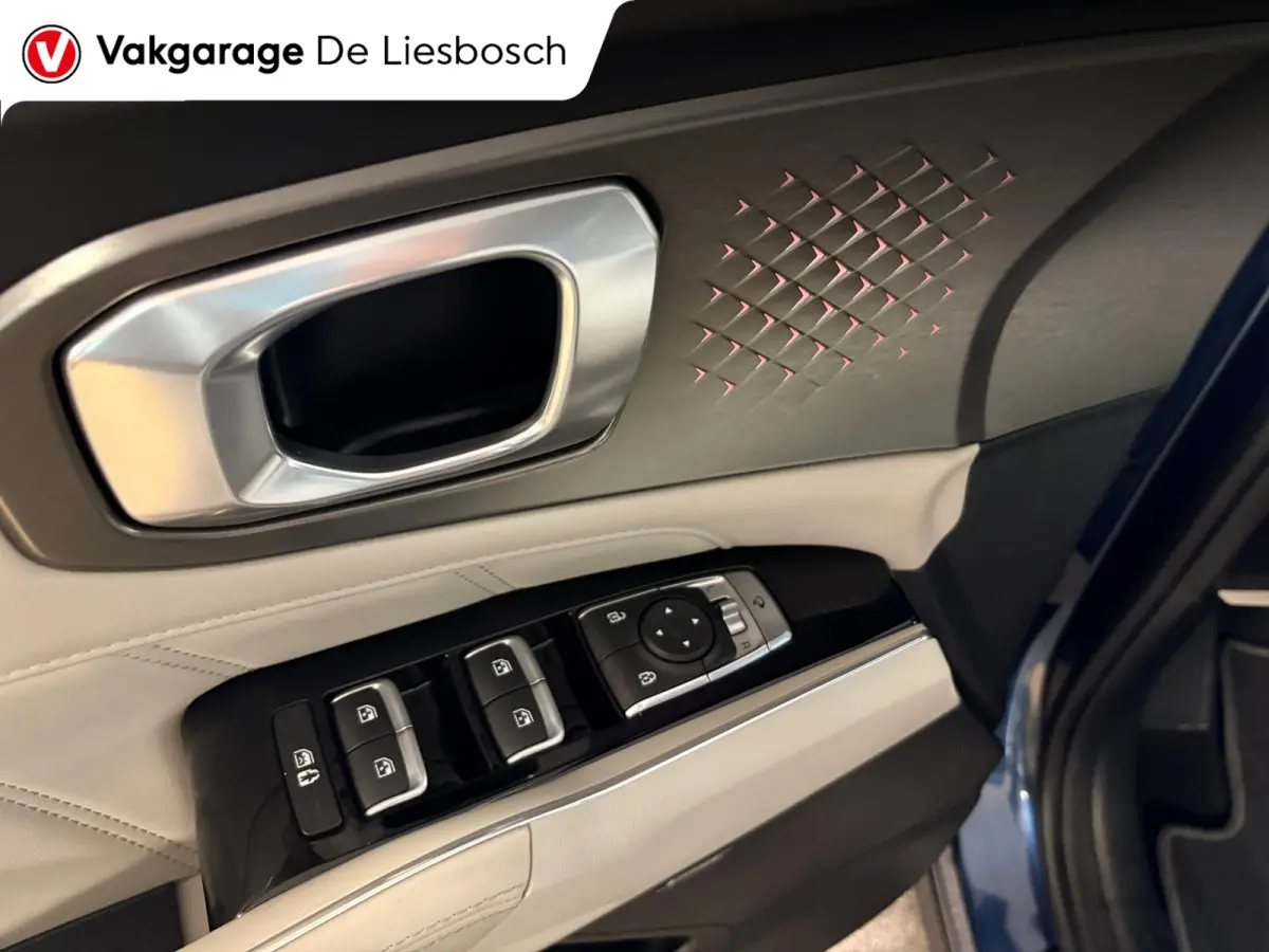 1.6 T-GDI Plug-in Hybrid 4WD DynamicLine 7persoons / Panoramadak / camera / leder / stoel en stoelverwarming