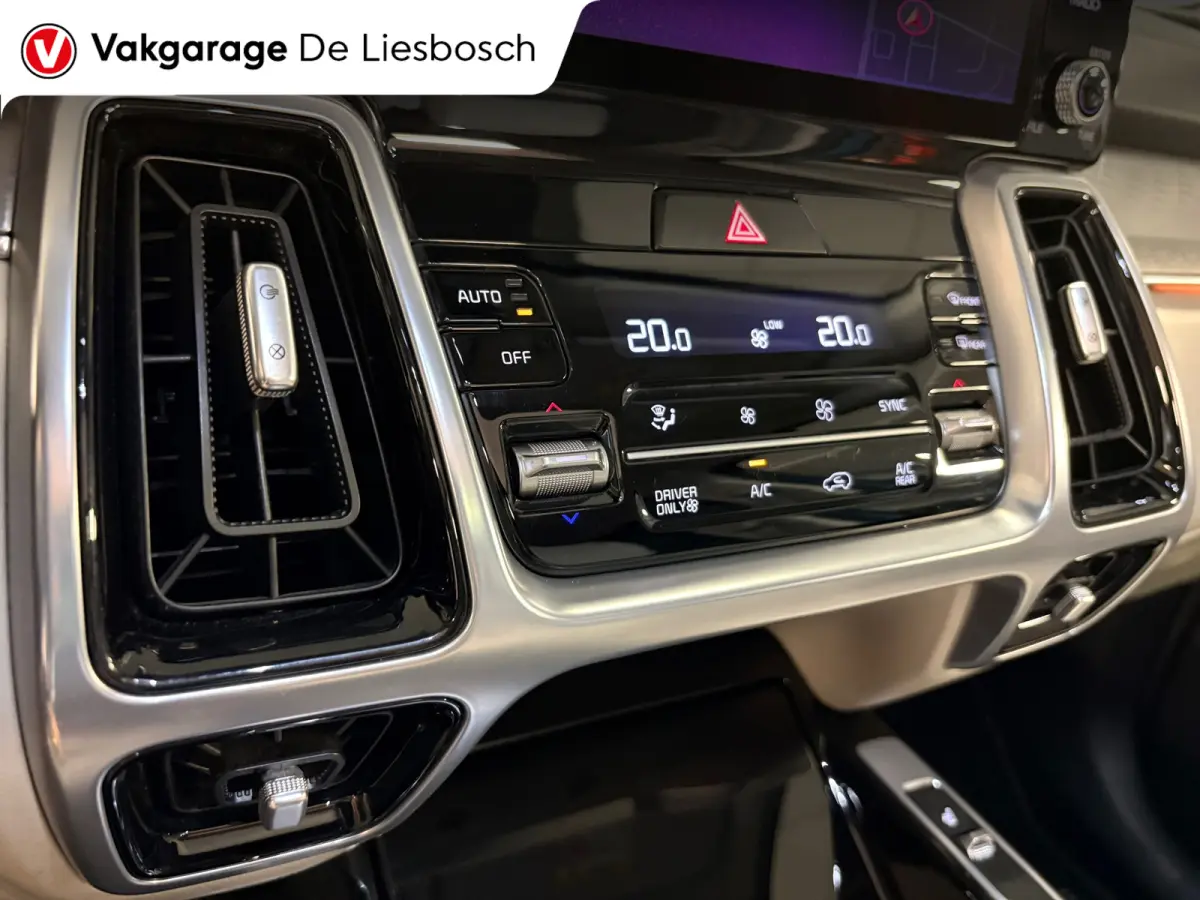 1.6 T-GDI Plug-in Hybrid 4WD DynamicLine 7persoons / Panoramadak / camera / leder / stoel en stoelverwarming