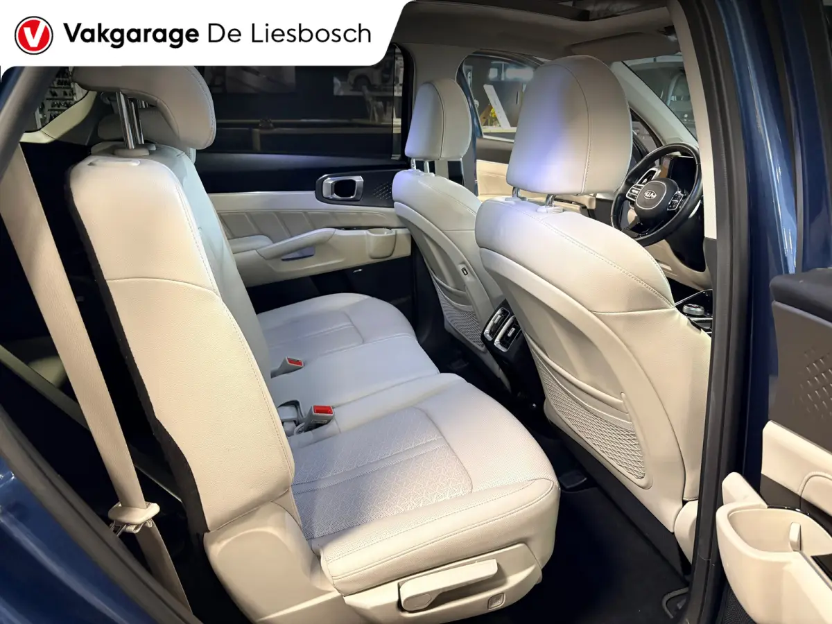 1.6 T-GDI Plug-in Hybrid 4WD DynamicLine 7persoons / Panoramadak / camera / leder / stoel en stoelverwarming