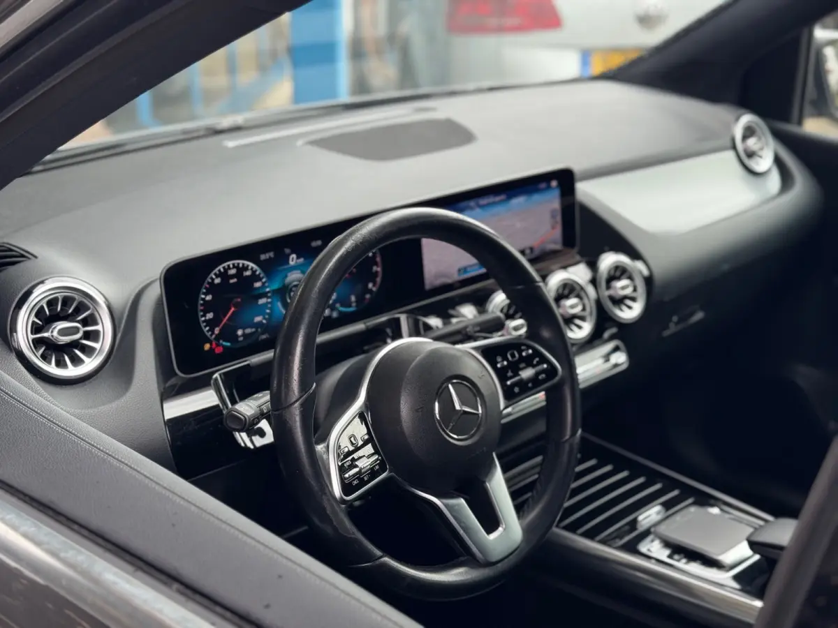 180 Launch Edition Premium 2020 AUT
