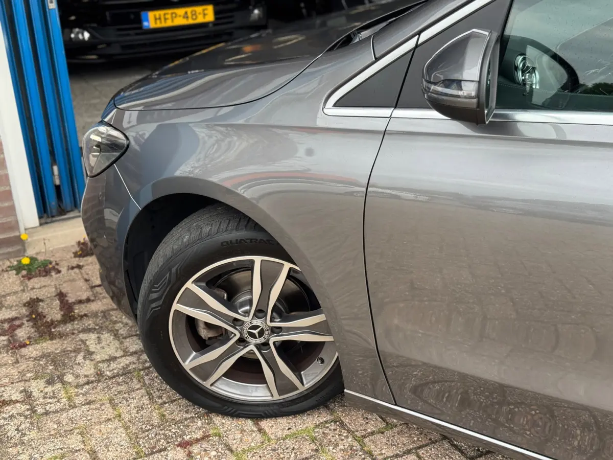 180 Launch Edition Premium 2020 AUT
