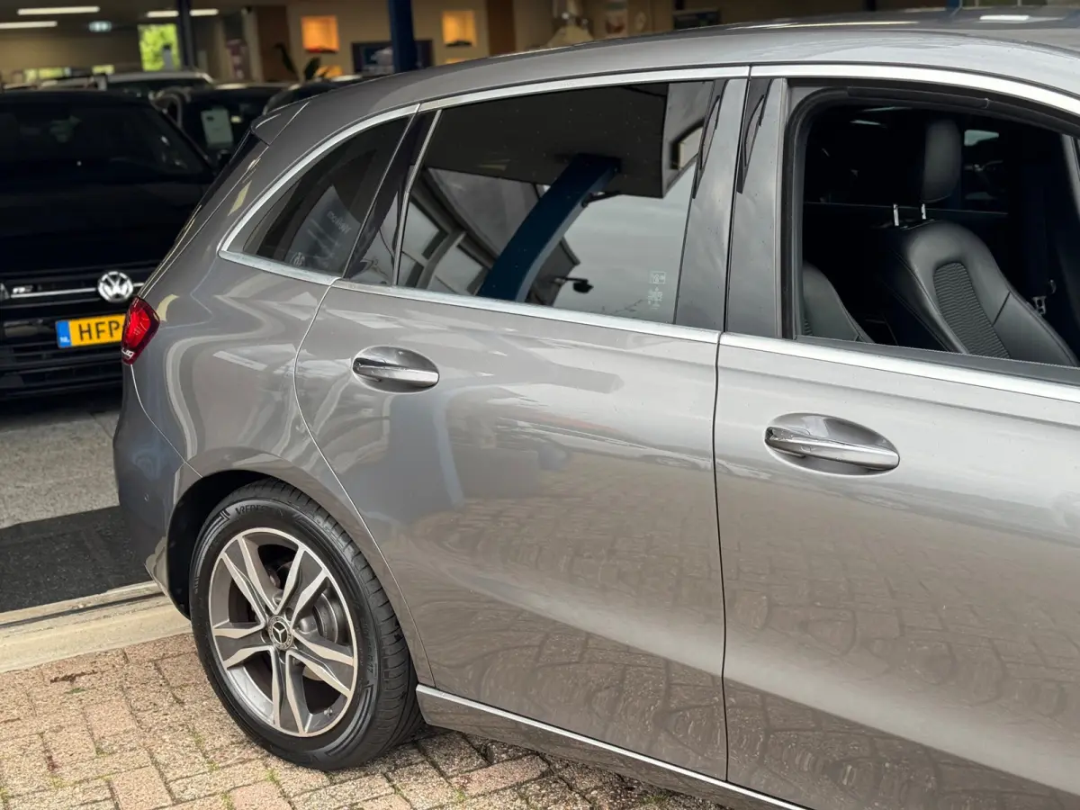 180 Launch Edition Premium 2020 AUT