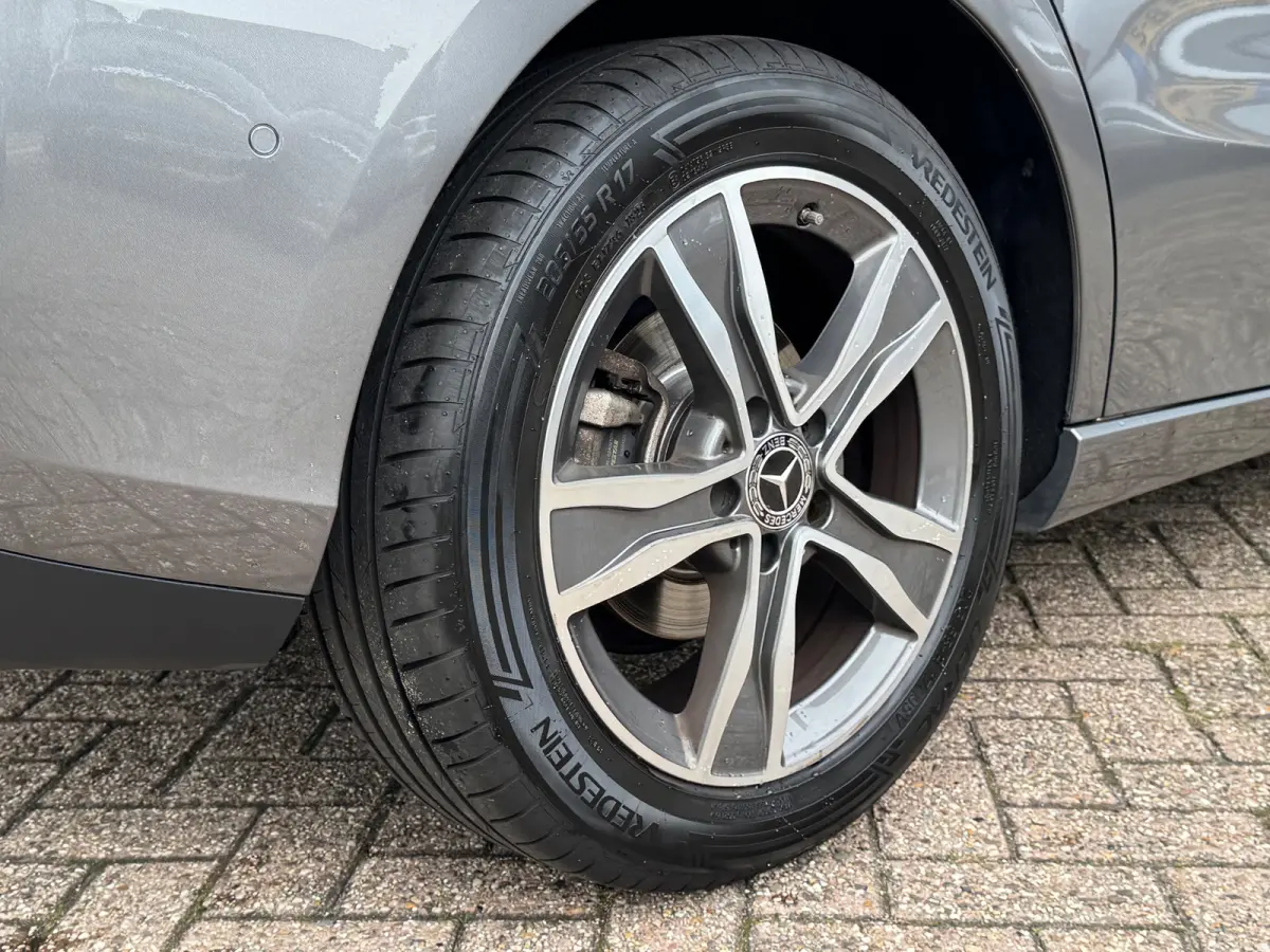 180 Launch Edition Premium 2020 AUT