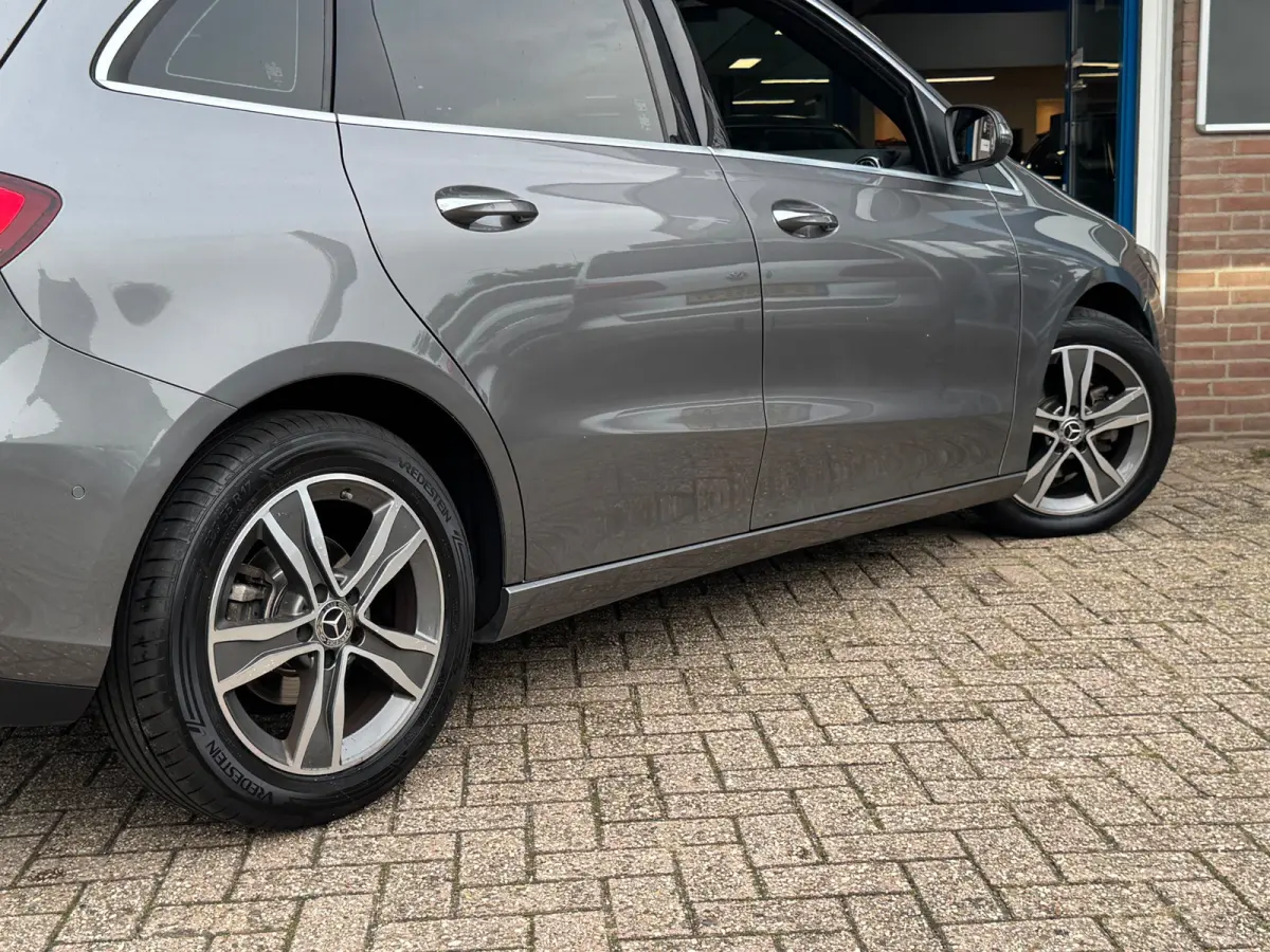 180 Launch Edition Premium 2020 AUT