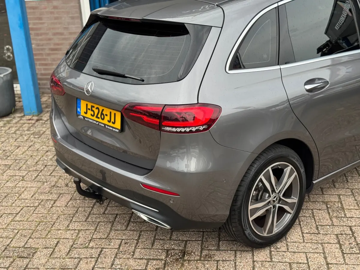 180 Launch Edition Premium 2020 AUT
