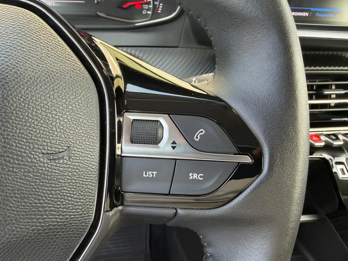 1.2 Active/AIRCO/CARPLAY/CAMERA/CRUISE/APK/NAP