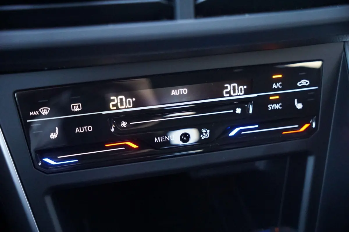 1.0 TSI 95pk DSG Life Edition | Navigatie | Achteruitrijcamera | Keyless