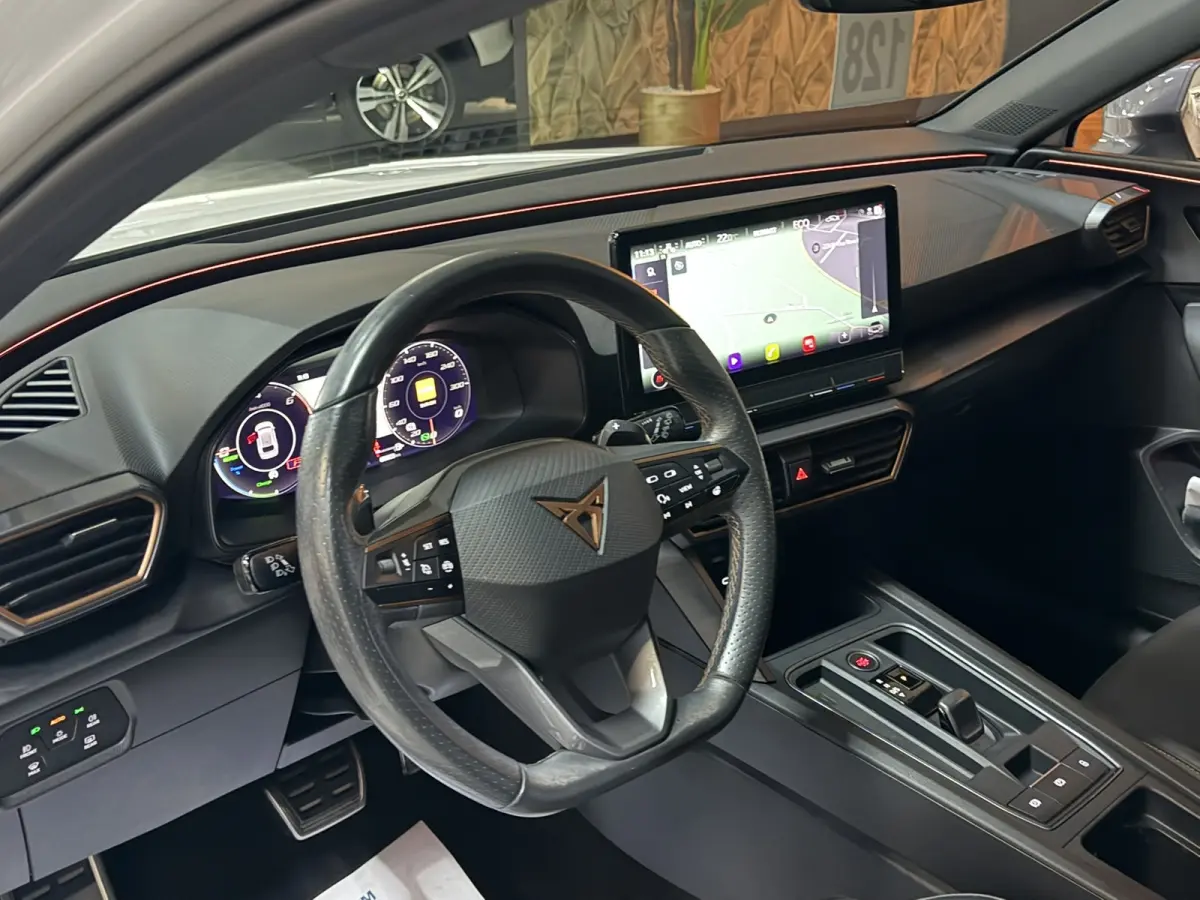 1.4 e-Hybrid VZ Copper 94%SOH 245PK Garantie|BTW|ACC|Elect Trekhaak|Sfeerverl|Virtual Cockpit|Navi|CarPlay