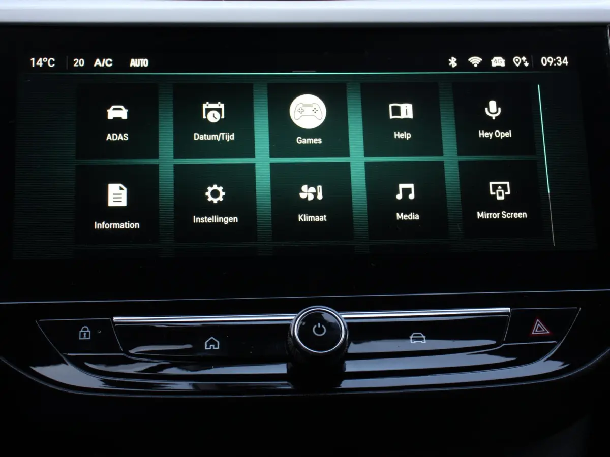 1.2 Turbo 136pk Automaat Hybrid GS Line Navigatie Apple Carplay/ Android Auto Camera Parkeersensoren Cruise Control Stoel- en stuurverwarming Lichtmetalen velgen Getinte ramen