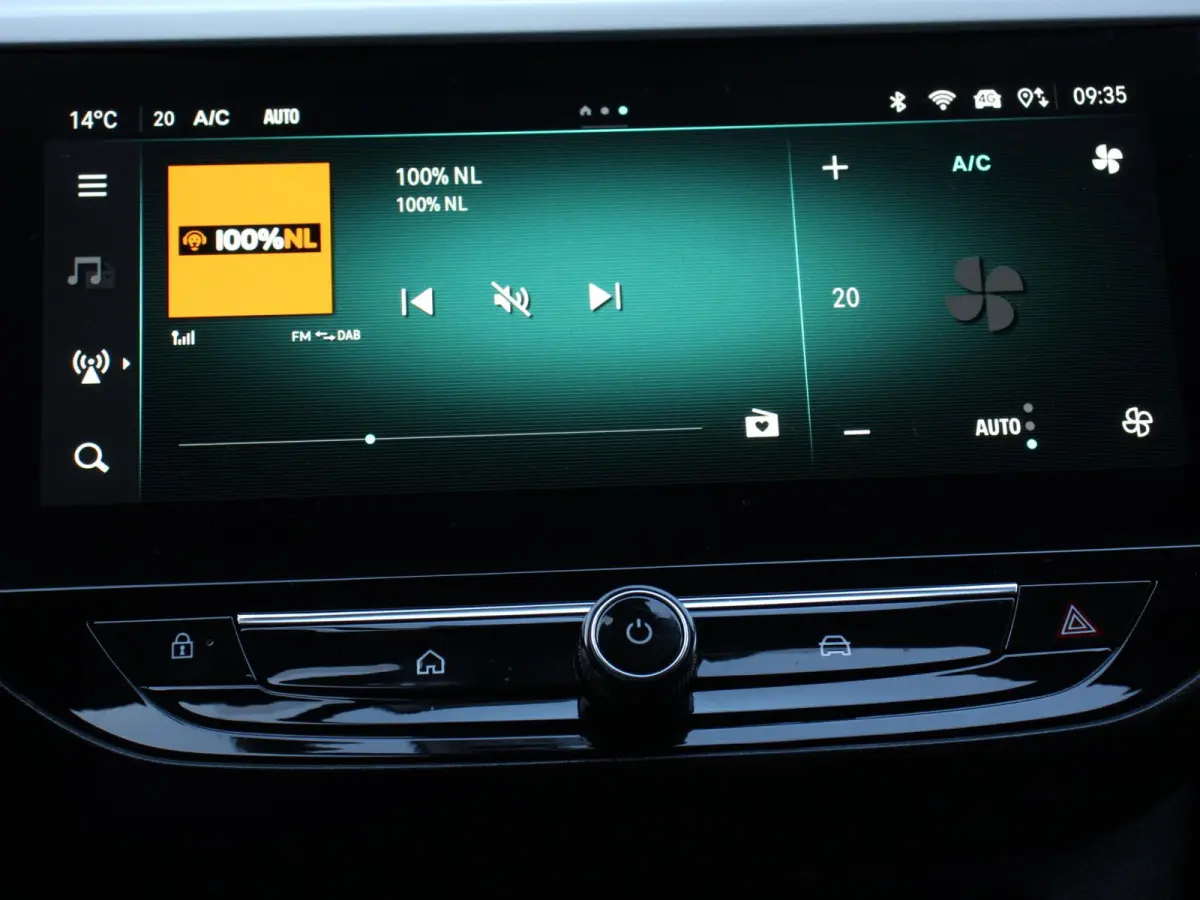 1.2 Turbo 136pk Automaat Hybrid GS Line Navigatie Apple Carplay/ Android Auto Camera Parkeersensoren Cruise Control Stoel- en stuurverwarming Lichtmetalen velgen Getinte ramen