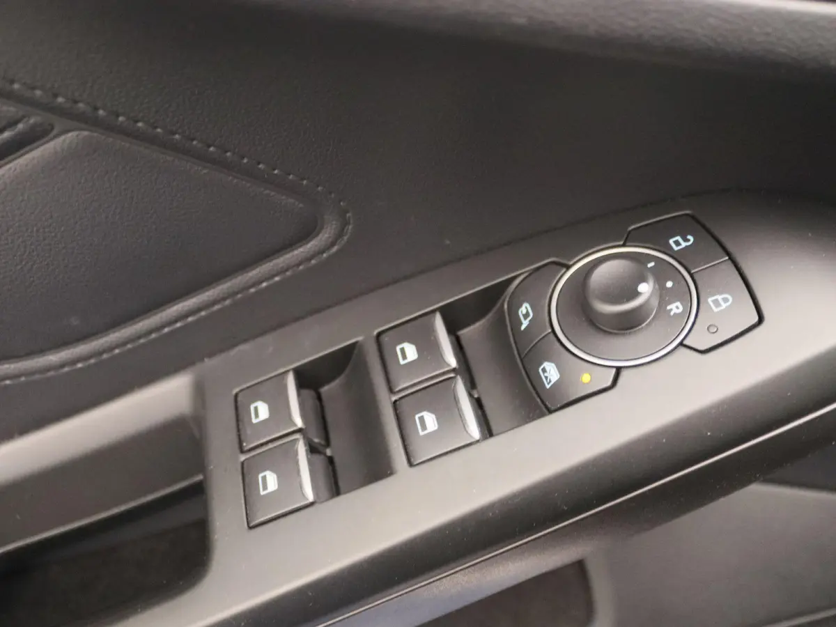1.0 EcoBoost Hybrid ST Line Style | Navigatie | Camera | Winter Pack |
