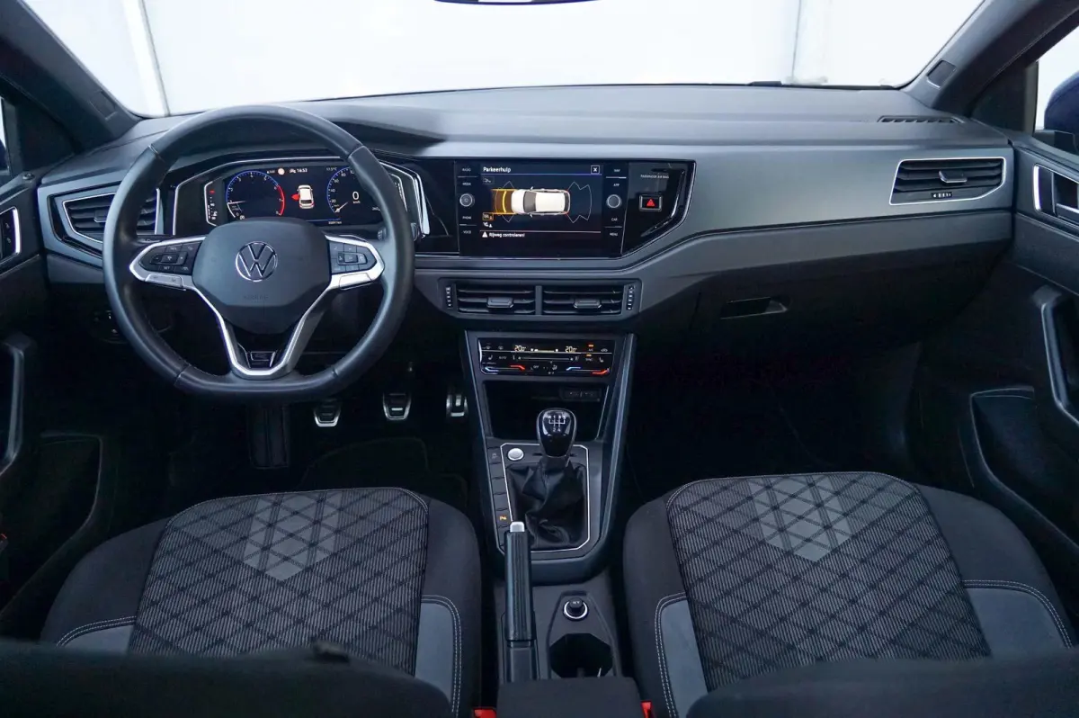 1.0 TSI 95pk R-Line Business | Panoramadak | Trekhaak | Keyless