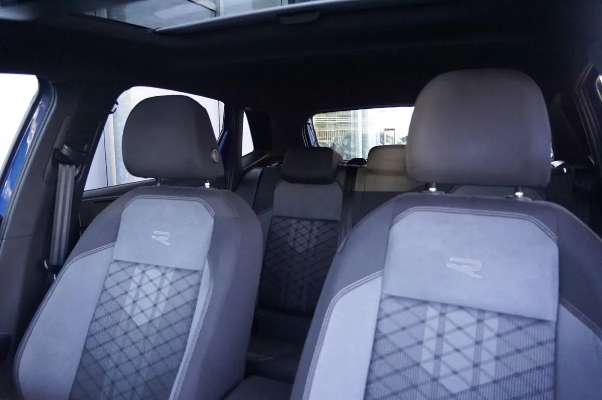 1.0 TSI 95pk R-Line Business | Panoramadak | Trekhaak | Keyless