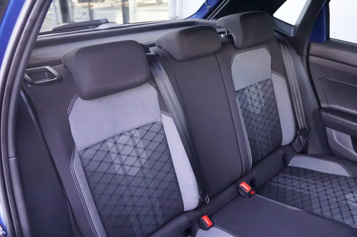 1.0 TSI 95pk R-Line Business | Panoramadak | Trekhaak | Keyless