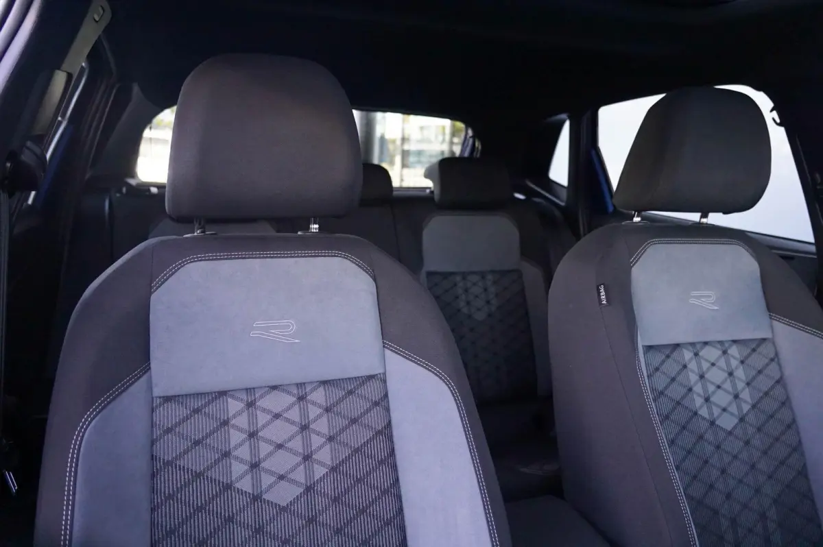 1.0 TSI 95pk R-Line Business | Panoramadak | Trekhaak | Keyless