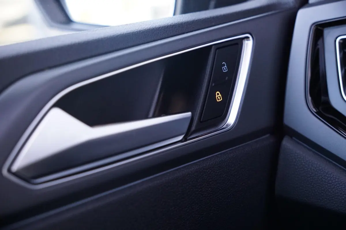 1.0 TSI 95pk R-Line Business | Panoramadak | Trekhaak | Keyless